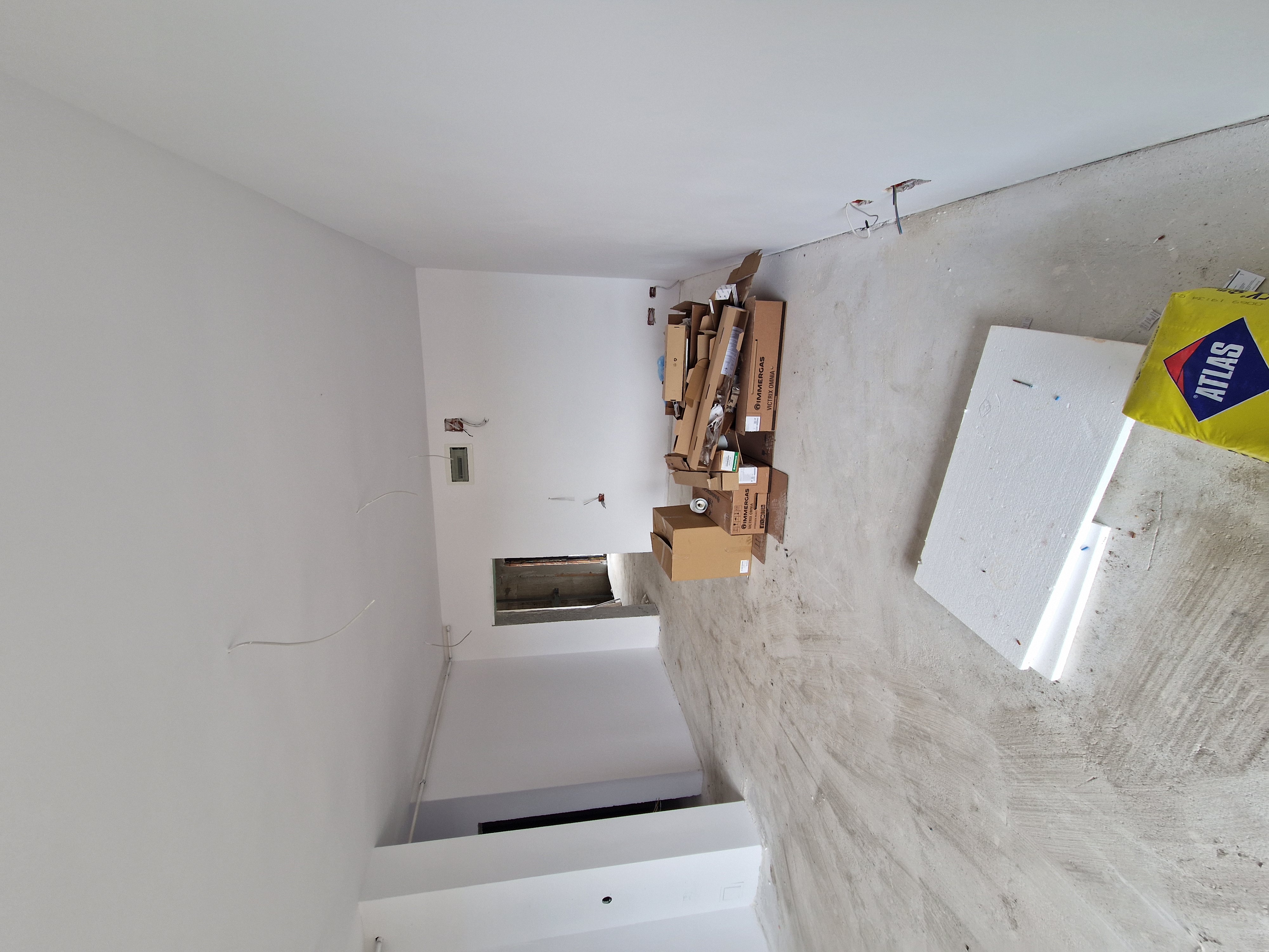 Înainte — Apartament cu open space și nișă de dormit